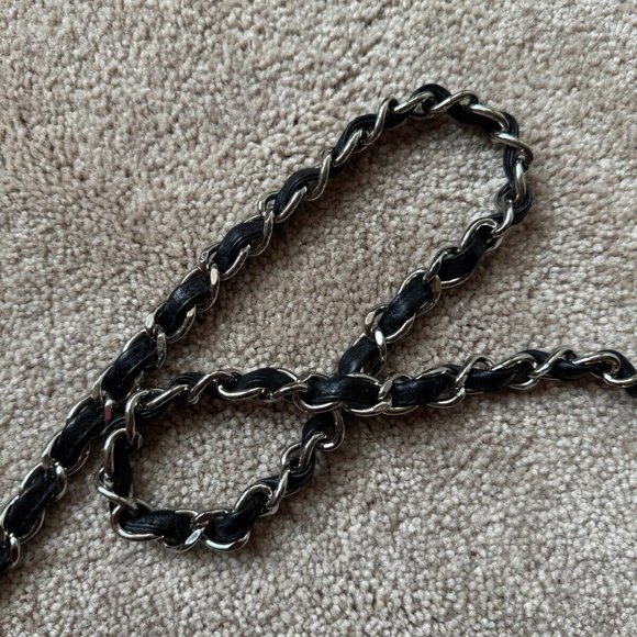 CHANEL Classic FLAP OG CAVIAR Maxi *MINT* Condition Silver Hardware L@@K! - Picture 3 of 16